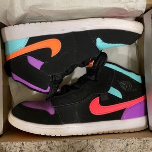 Jordan 1 Mid